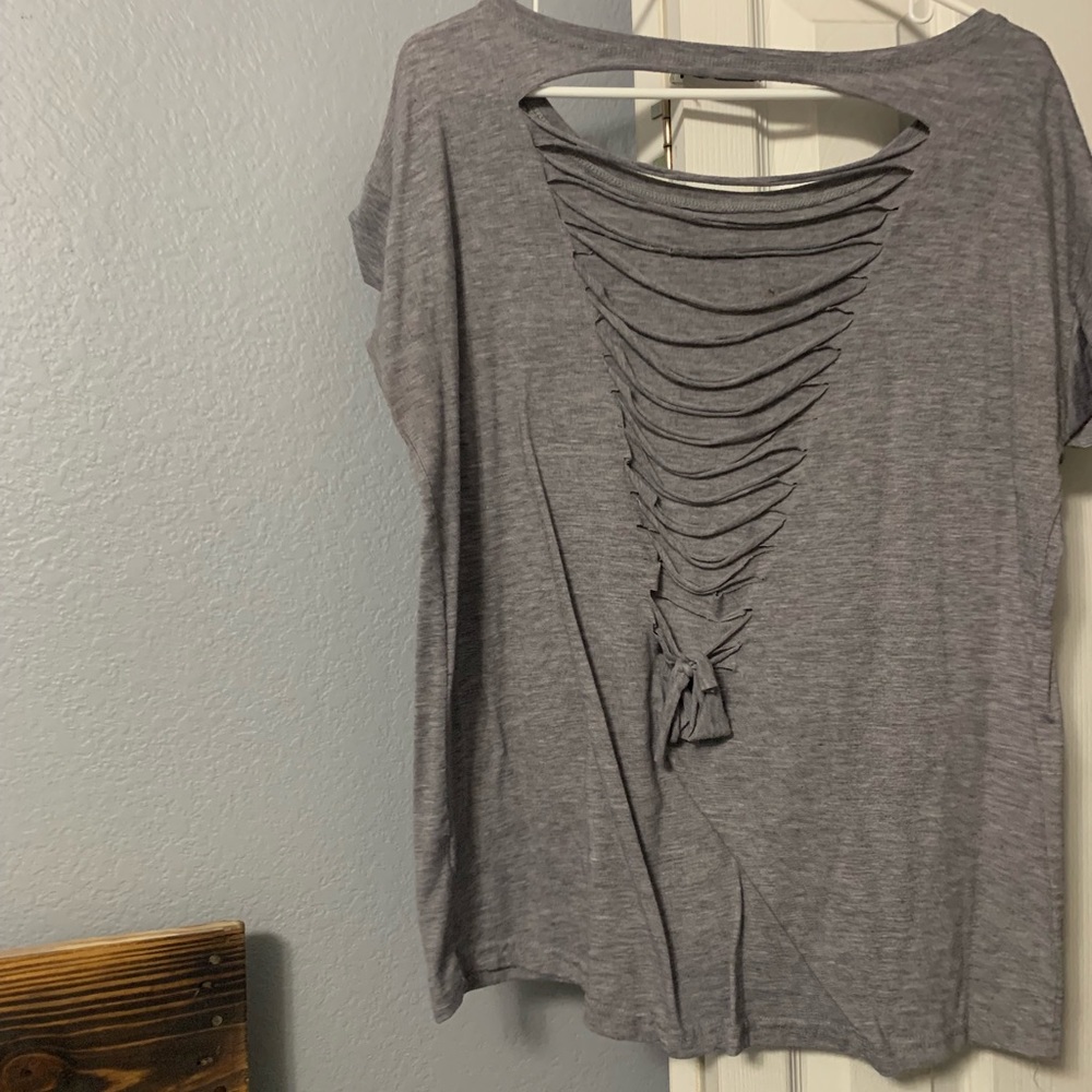 Detailed tee - Picture 2 of 2